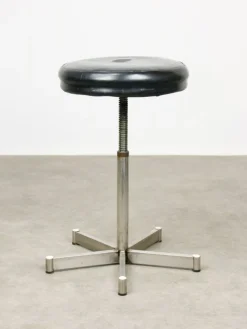 Pamono Modernist Bauhaus Swivel Stool in Chrome, 1950s Outlet