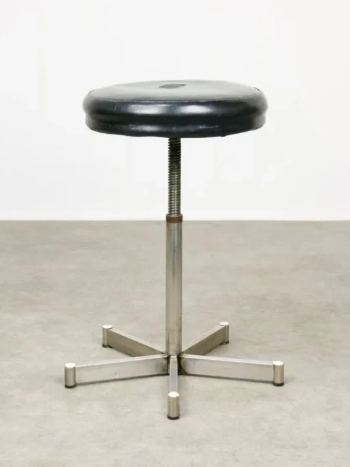 Pamono Modernist Bauhaus Swivel Stool in Chrome, 1950s Outlet