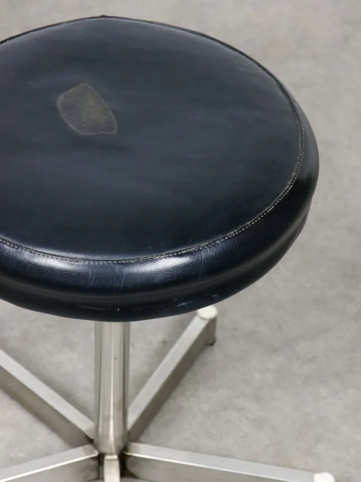 Pamono Modernist Bauhaus Swivel Stool in Chrome, 1950s Outlet