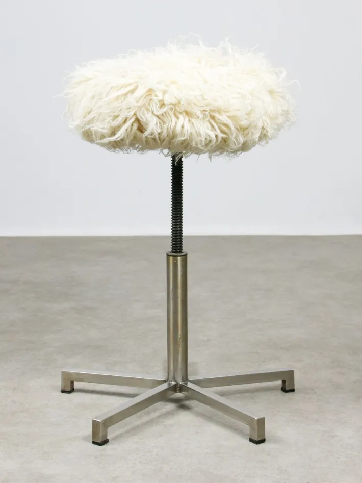 Pamono Modernist Bauhaus Swivel Stool in Chrome and Sheepskin, 1950s Clearance