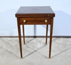 Pamono Molden Mahogany Handkerchief Table, 1920s Outlet