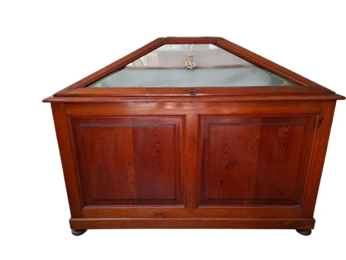 Pamono Museum Display Case, 1900s Clearance