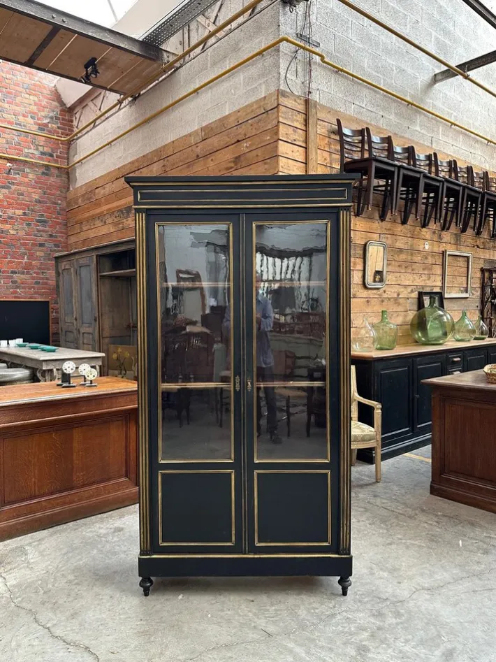 Pamono Napoleon III Showcase Outlet