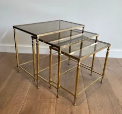 Pamono Neoclassical Brass Nesting Tables by Maison Ramsay, Set of 3 Outlet