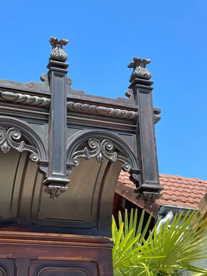 Pamono Neo-Gothic Castle Safe Bench New