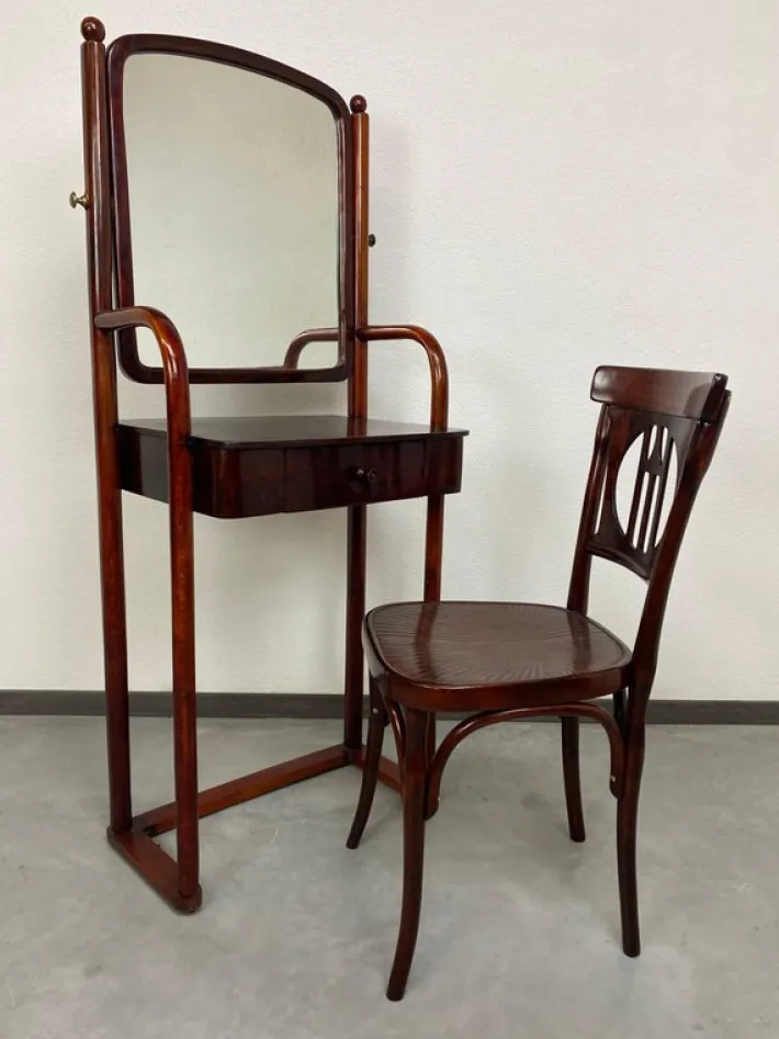 Pamono No. 1134 Dressing Table attributed to Josef Hoffmann for J&J Kohn, 1906 Outlet