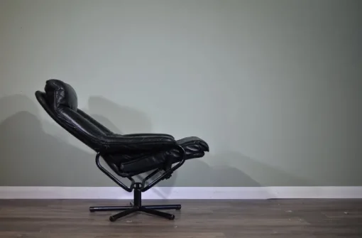 Pamono Norwegian Leather Swivel Chair from Skoghaug, 1960s Hot
