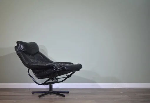Pamono Norwegian Leather Swivel Chair from Skoghaug, 1960s Hot