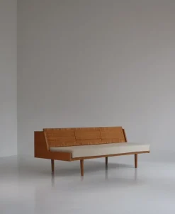 Pamono Oak and Rattan GE7 Daybed by Hans J. Wegner for GETAMA Clearance