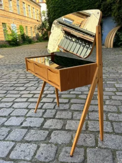 Pamono Oak Dressing Table by Arne Vodder Hot