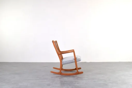 Pamono Oak Ml33 Rocking Chair by Hans J. Wegner for A/S Mikael Laursen, 1950s Outlet