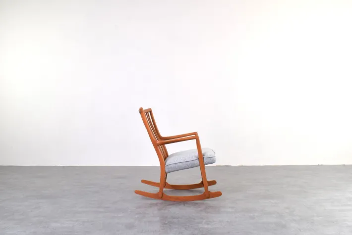 Pamono Oak Ml33 Rocking Chair by Hans J. Wegner for A/S Mikael Laursen, 1950s Outlet