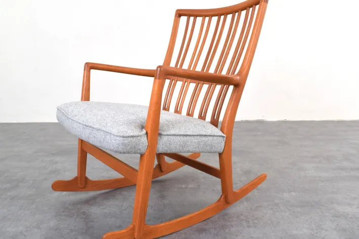 Pamono Oak Ml33 Rocking Chair by Hans J. Wegner for A/S Mikael Laursen, 1950s Outlet