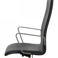 Pamono Oxford Chair in Black Essential Leather by Arne Jacobsen, 2000s Online