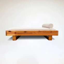 Pamono Pine and Bouclé Daybed by Ate Van Apeldoorn for Houtwerk Hattem, 1970s Hot