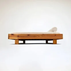 Pamono Pine and Bouclé Daybed by Ate Van Apeldoorn for Houtwerk Hattem, 1970s Hot