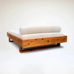 Pamono Pine and Bouclé Daybed by Ate Van Apeldoorn for Houtwerk Hattem, 1970s Hot