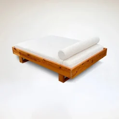 Pamono Pine and Bouclé Daybed by Ate Van Apeldoorn for Houtwerk Hattem, 1970s Hot