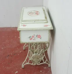 Pamono Player Made on a Singer Machine Base Outlet