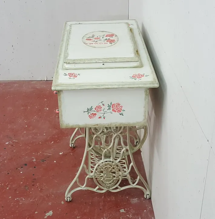 Pamono Player Made on a Singer Machine Base Outlet