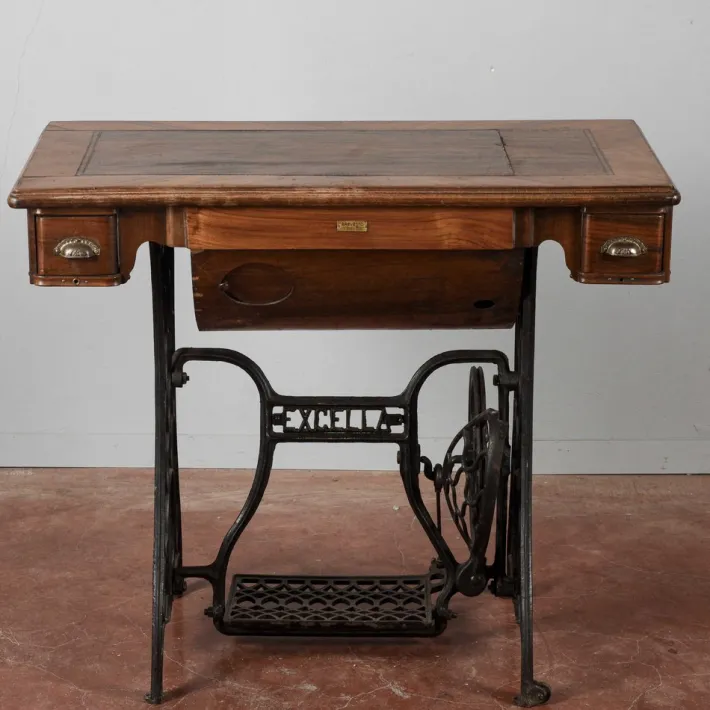 Pamono Pull-Out Sewing Machine Table with Drawers from Excella, 20th Century Online