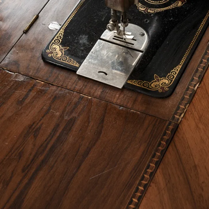 Pamono Pull-Out Sewing Machine Table with Drawers from Excella, 20th Century Online