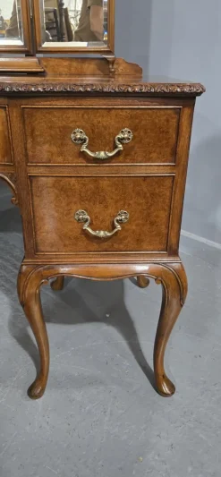 Pamono Queen Anne Burr Walnut Dressing Table, 1920