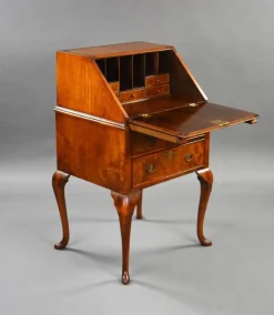 Pamono Queen Anne Walnut Bureau, 1930s Online