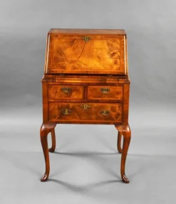 Pamono Queen Anne Walnut Bureau, 1930s Online