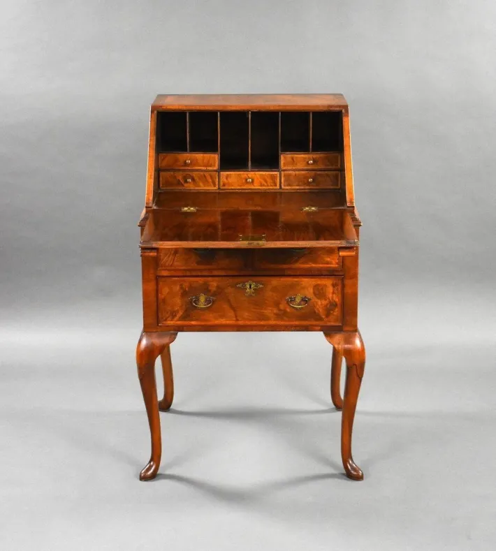 Pamono Queen Anne Walnut Bureau, 1930s Online