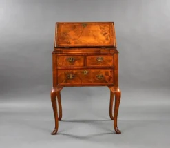 Pamono Queen Anne Walnut Bureau, 1930s Online
