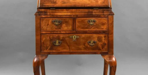 Pamono Queen Anne Walnut Bureau, 1930s Online
