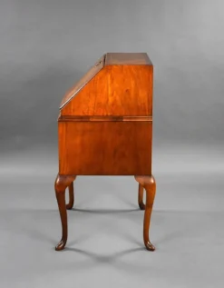 Pamono Queen Anne Walnut Bureau, 1930s Online