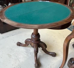 Pamono Queen Victoria Game Table, 19th Century New