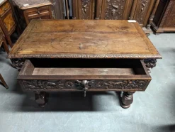 Pamono Renaissance Style Table in Walnut Clearance