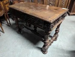 Pamono Renaissance Style Table in Walnut Clearance