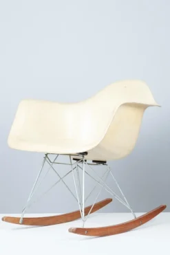 Pamono Rocking Chair by Charles & Ray Eames for Zenith Plastics, 1952 Clearance