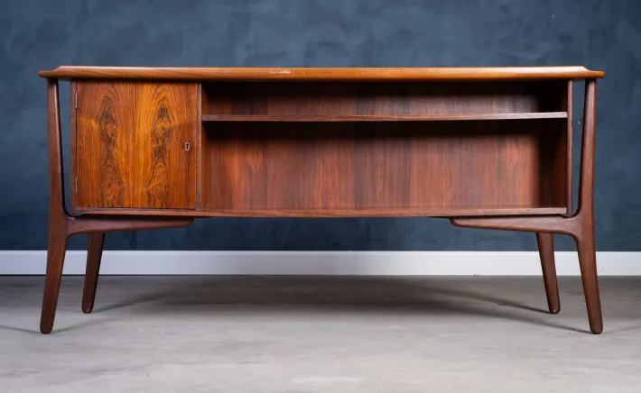 Pamono Rosewood Desk by Svend Åge Madsen for H.P. Hansen, 1960s Hot