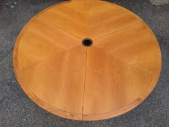 Pamono Round Extendable Table with Lacquered Metal Base and Wooden Top by Francesco Fois for Bernini, Italy, 1986 New