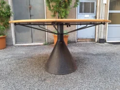 Pamono Round Extendable Table with Lacquered Metal Base and Wooden Top by Francesco Fois for Bernini, Italy, 1986 New