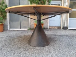 Pamono Round Extendable Table with Lacquered Metal Base and Wooden Top by Francesco Fois for Bernini, Italy, 1986 New