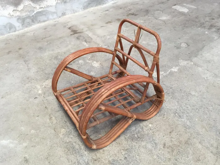 Pamono Round French Bamboo & Rattan Pretzel-Shaped Lounge Chair, 1950s Hot