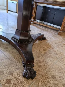 Pamono Round Table in Rosewood with Lion's Leg Foot, Late 1700s Online