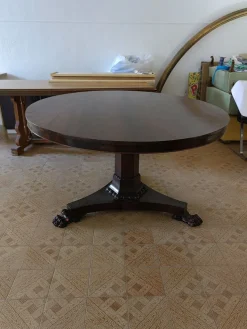 Pamono Round Table in Rosewood with Lion's Leg Foot, Late 1700s Online