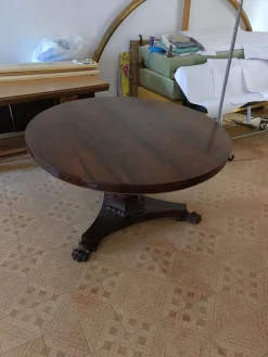 Pamono Round Table in Rosewood with Lion's Leg Foot, Late 1700s Online