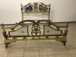 Pamono Royal, Ancient Brass Bed from the Castle Property Around 1900, 1890s Outlet