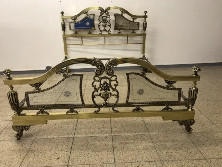 Pamono Royal, Ancient Brass Bed from the Castle Property Around 1900, 1890s Outlet