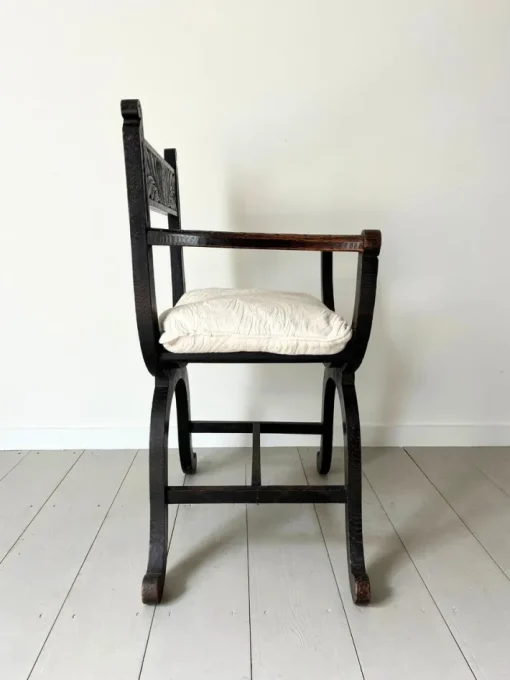 Pamono Savanarola Chair with Hand-Carved Detail and X Frame, Italy, 19th Century Best
