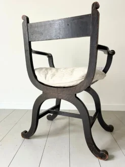 Pamono Savanarola Chair with Hand-Carved Detail and X Frame, Italy, 19th Century Best