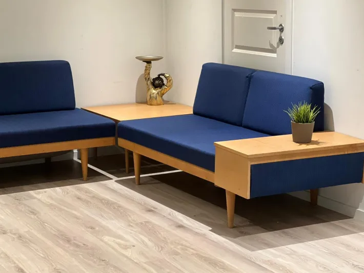 Pamono Scandinavian Dangle Daybeds and Table by Ingmar Relling & Haldor Vik for Ekornes, 1960s, Set of 3 Discount